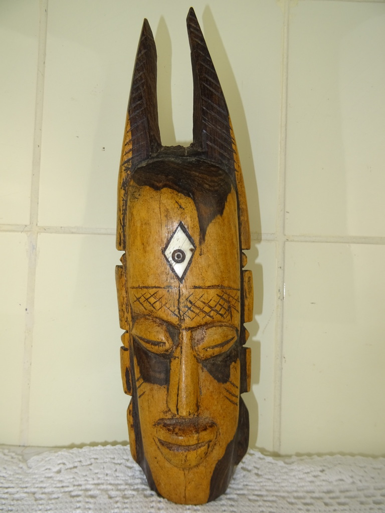 Occult houten masker Curiosa en Kunst.nl