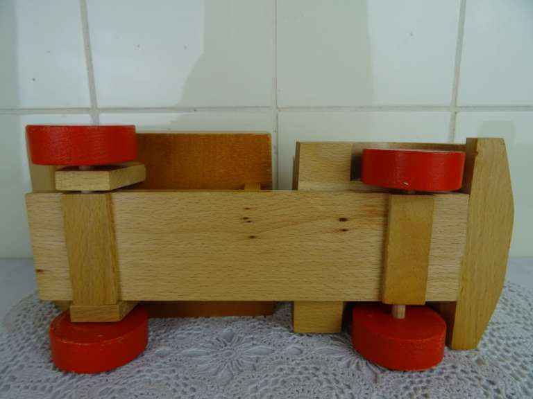 Vintage houten speelgoed vrachtwagen