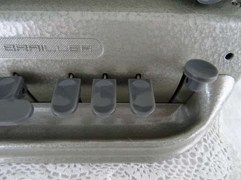 Vintage Braille schrijfmachine Perkins Brailler