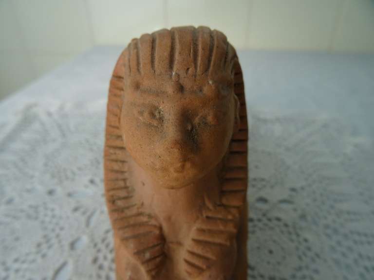 Vintage terracotta beeld Sphinx