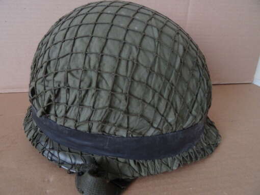 Vintage legerhelm Koninklijke Landmacht