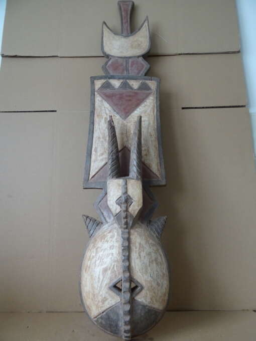 Houten Igbo masker Nigeria 102cm