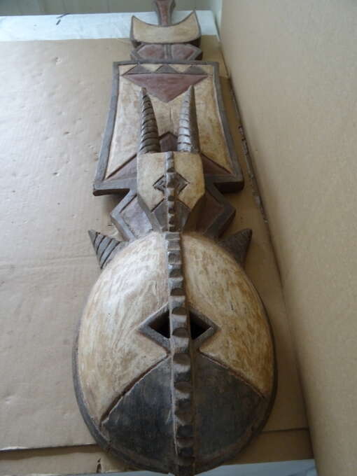 Houten Igbo masker Nigeria 102cm