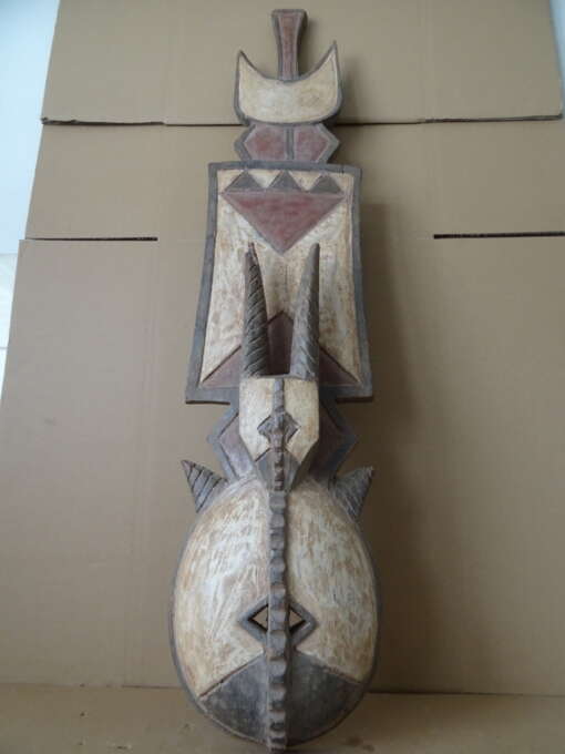 Houten Igbo masker Nigeria 102cm