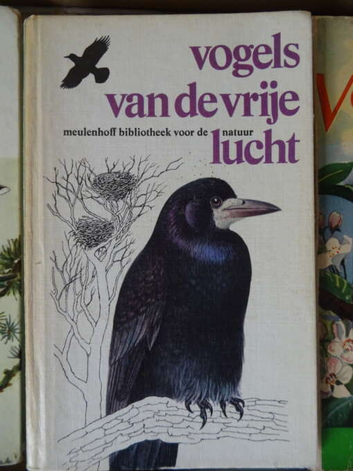 Collectie boeken over vogels