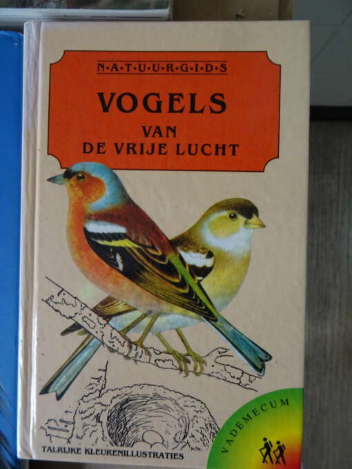 Collectie boeken over vogels