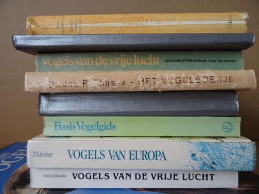 Collectie boeken over vogels