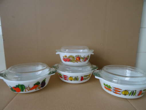 Vintage terrine set van opaline glas