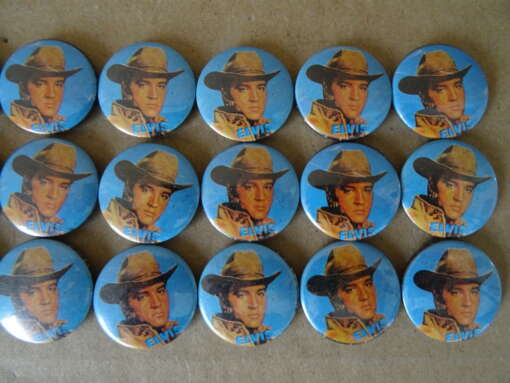 Collectie van 31 vintage Elvis Presley buttons