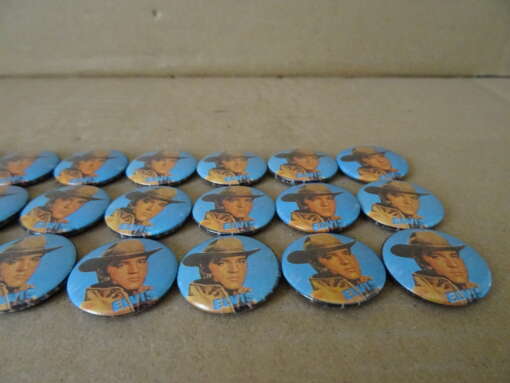 Collectie van 31 vintage Elvis Presley buttons